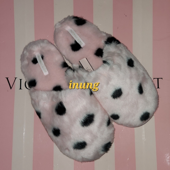 Victoria Secret Plush Slide size Medium NWT - Picture 1 of 7
